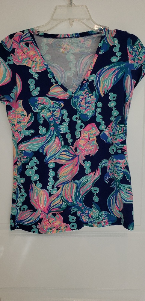 Lilly pulitzer tshirt GUC size small